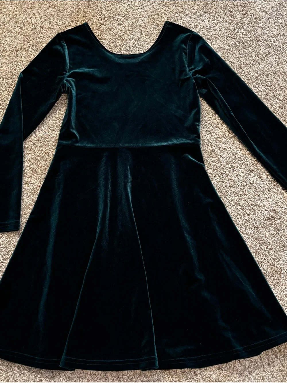 CHILDREN’S PLACE Velour dress. Size M.